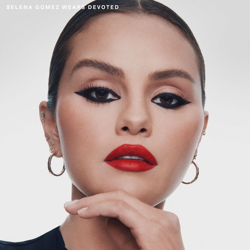 Labial-Kind-Words-Matte-Lipstick---Devoted_6