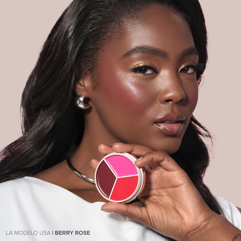 Magic-Touch-Blush-Trio_model_berryrose